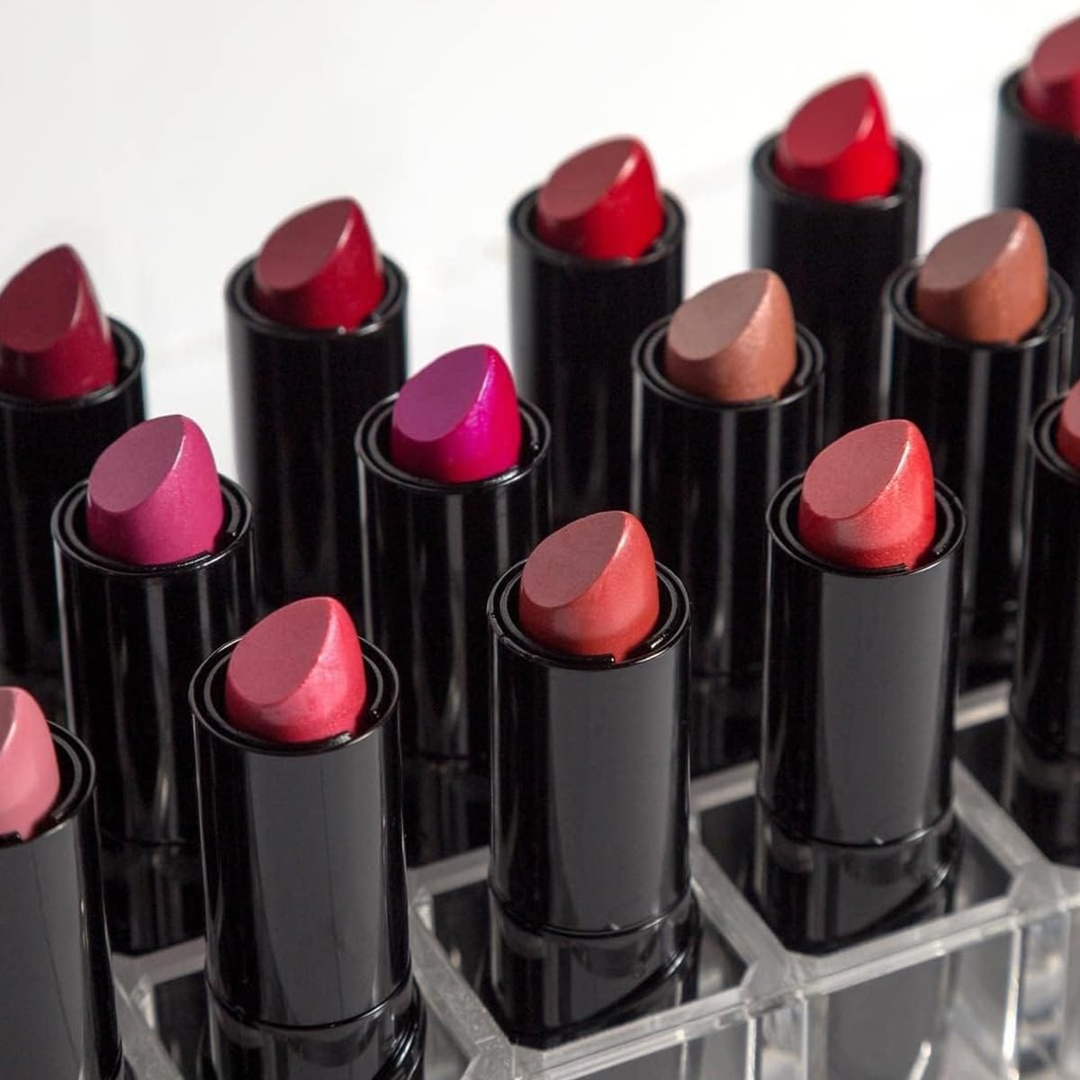wet n wild Silk Finish Lipstick, Hydrating Rich Buildable Lip Color, Formulated with Vitamins A,E, & Macadamia for Ultimate Hydration, Cruelty-Free & Vegan - Black Orchid